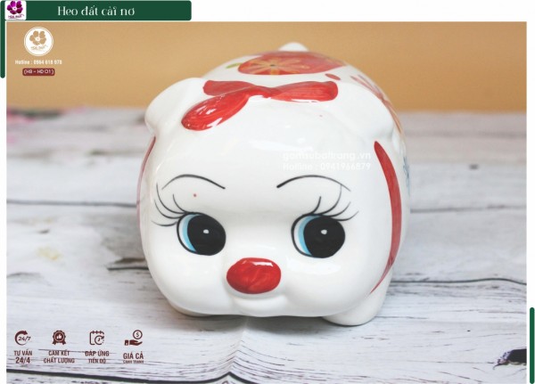 Heo đất cài nơ